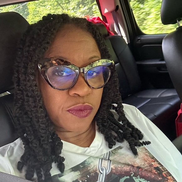 Share 2 Low start to the Blue - Tray is open Show -Show 8:00EST 28 September - Picture 5 of 15